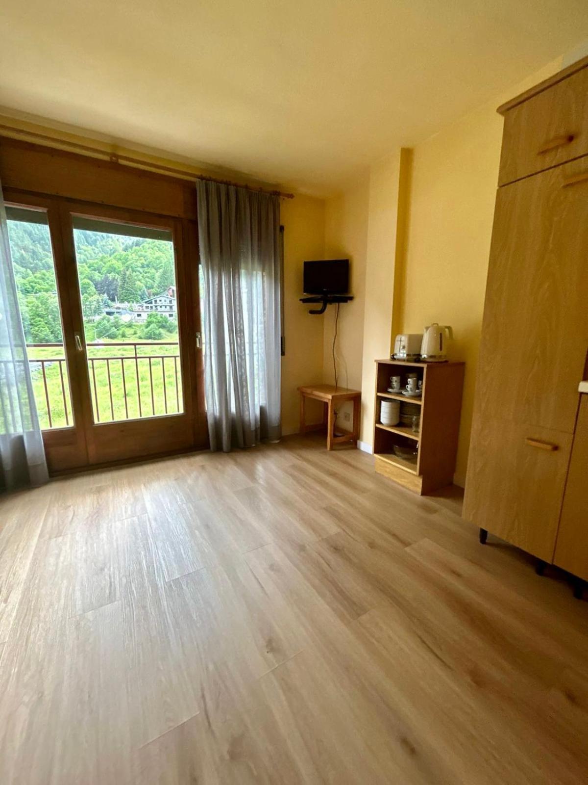 Apartamentos Turisticos Poblado Arinsal Εξωτερικό φωτογραφία