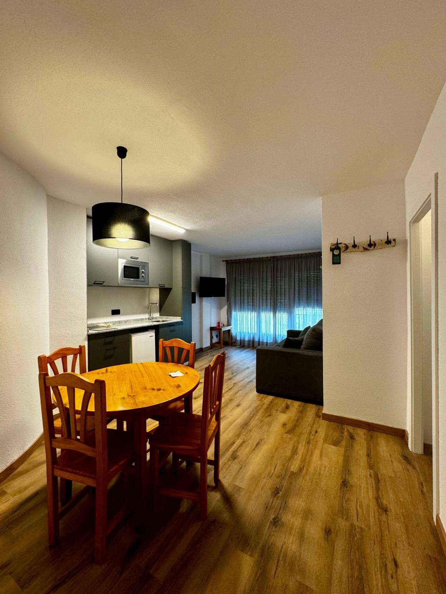 Apartamentos Turisticos Poblado Arinsal Εξωτερικό φωτογραφία